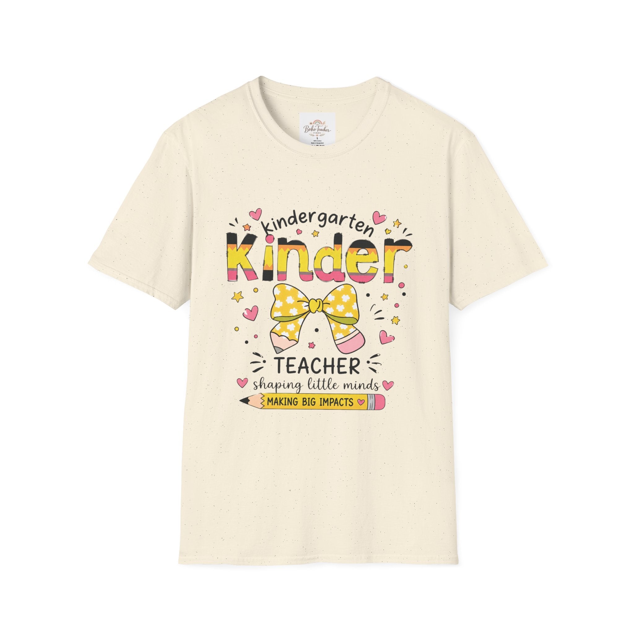 Kindergarten Kinder Teacher T‑Shirt – Cute Bow & Hearts "Shaping Little Minds"