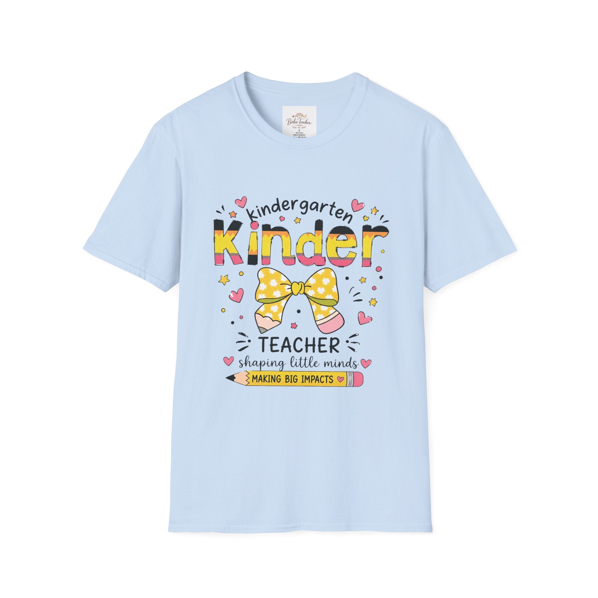 Kindergarten Kinder Teacher T‑Shirt – Cute Bow & Hearts "Shaping Little Minds"